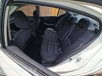 2019 Nissan Altima SV – miniatura 13