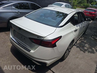 2019 Nissan Altima SV – miniatura 3