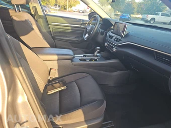 2019 Nissan Altima SV – miniatura 8