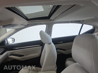 2019 Nissan Altima SV – miniatura 17
