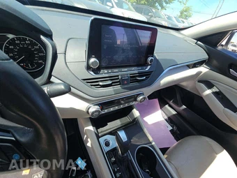 2019 Nissan Altima SV – miniatura 10
