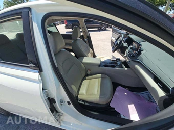 2019 Nissan Altima SV – miniatura 18