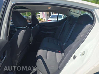 2019 Nissan Altima SV – miniatura 10