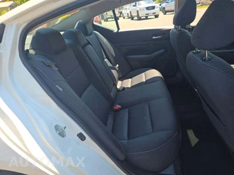 2019 Nissan Altima SV – miniatura 13