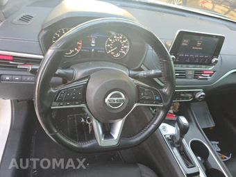 2019 Nissan Altima SV – miniatura 10