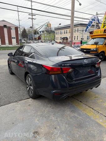 2019 Nissan Altima SV - miniatura 7