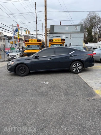 2019 Nissan Altima SV - miniatura 8