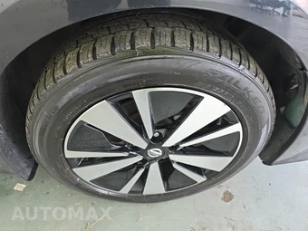 2019 Nissan Altima SV – miniatura 9