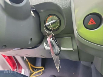 2019 Nissan Frontier SL Crew Cab Medium Bed – miniatura 5