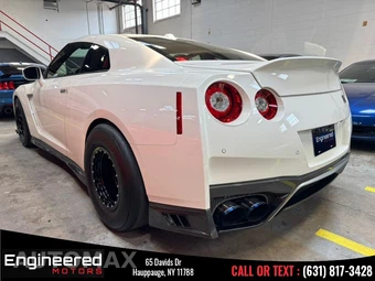2019 Nissan GT-R Premium - miniatura 2
