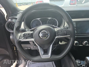2019 Nissan Kicks S – miniatura 10