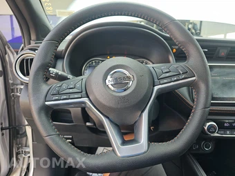 2019 Nissan Kicks SR – miniatura 10