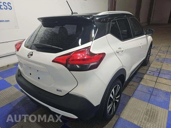 2019 Nissan Kicks SR – miniatura 2