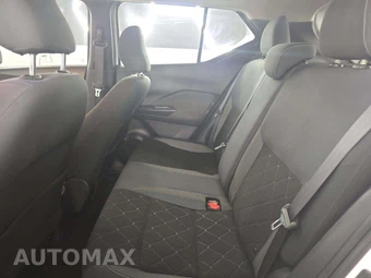 2019 Nissan Kicks SV – miniatura 13