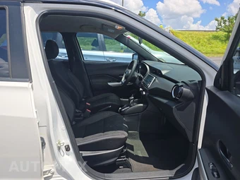 2019 Nissan Kicks SV – miniatura 8