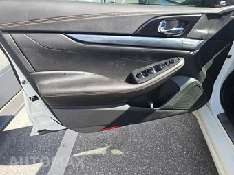 2019 Nissan Maxima SR – miniatura 9