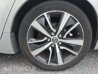 2019 Nissan Maxima SV – miniatura 24