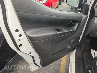 2019 Nissan NV200 Compact Cargo S 115.2" WB - miniatura 9
