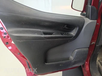 2019 Nissan NV200 Compact Cargo SV 115.2" WB - miniatura 9
