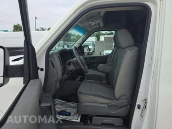 2019 Nissan NV2500 HD Cargo S High Roof 146.1" WB - miniatura 3