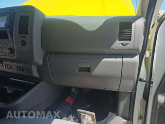 2019 Nissan NV2500 HD Cargo SV High Roof 146.1" WB - miniatura 18