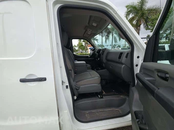 2019 Nissan NV2500 HD Cargo SV Standard Roof 146.1" WB - miniatura 9