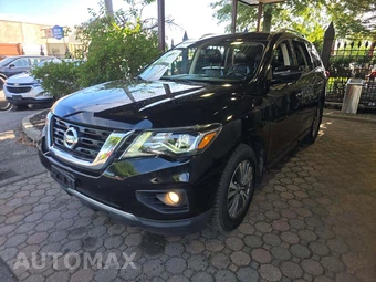 2019 Nissan Pathfinder SL