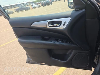 2019 Nissan Pathfinder SL - miniatura 9