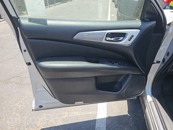 2019 Nissan Pathfinder SL – miniatura 9