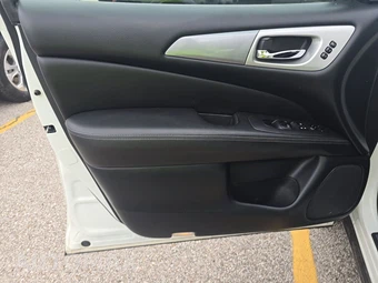 2019 Nissan Pathfinder SL – miniatura 9