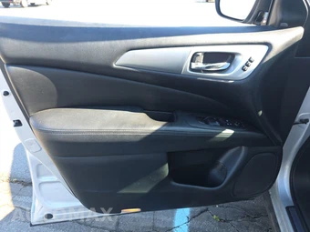 2019 Nissan Pathfinder SL – miniatura 9