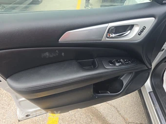 2019 Nissan Pathfinder SL – miniatura 9