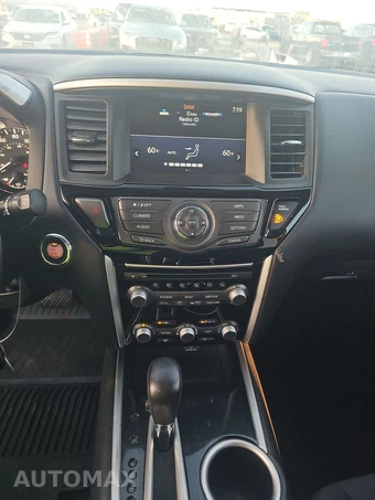 2019 Nissan Pathfinder SV - miniatura 11