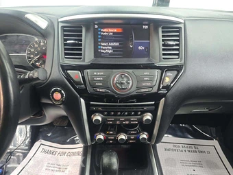2019 Nissan Pathfinder SV – miniatura 7