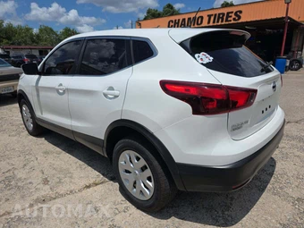 2019 Nissan Rogue Sport S - miniatura 2
