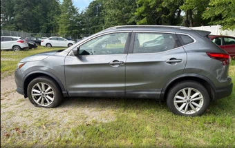 2019 Nissan Rogue Sport SV - miniatura 5