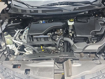 2019 Nissan Rogue Sport SV - miniatura 15