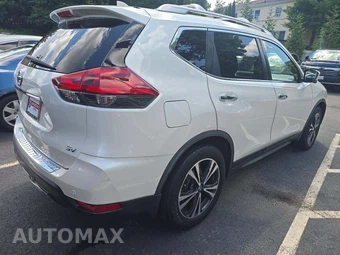 2019 Nissan Rogue SV – miniatura 3