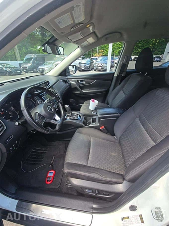 2019 Nissan Rogue SV – miniatura 6