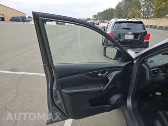 2019 Nissan Rogue SV – miniatura 9