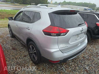 2019 Nissan Rogue SV - miniatura 2
