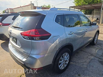 2019 Nissan Rogue SV - miniatura 3