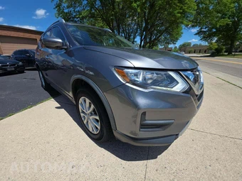 2019 Nissan Rogue SV – miniatura 4