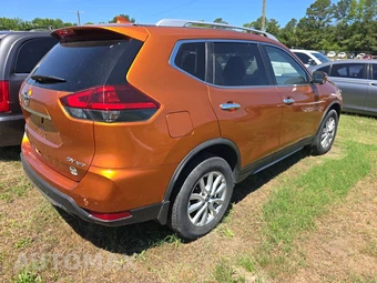 2019 Nissan Rogue SV - miniatura 4