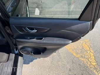 2019 Nissan Rogue SV - miniatura 36