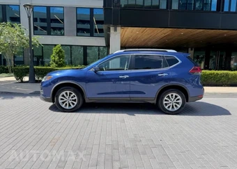 2019 Nissan Rogue SV - miniatura 2