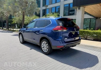 2019 Nissan Rogue SV - miniatura 3