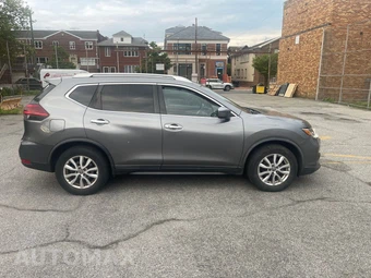 2019 Nissan Rogue SV - miniatura 4