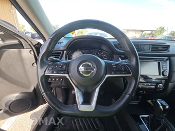 2019 Nissan Rogue SV – miniatura 10