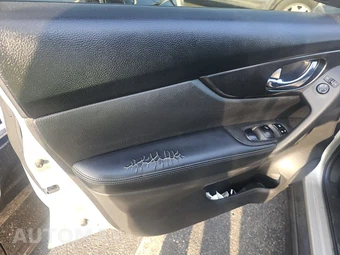 2019 Nissan Rogue SV – miniatura 9
